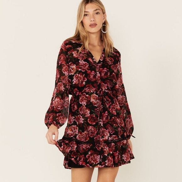 Love Stitch Dresses & Skirts - Lovestitch Women's Magenta Floral Floral Lace Trim Mini Dress Size Small NWT